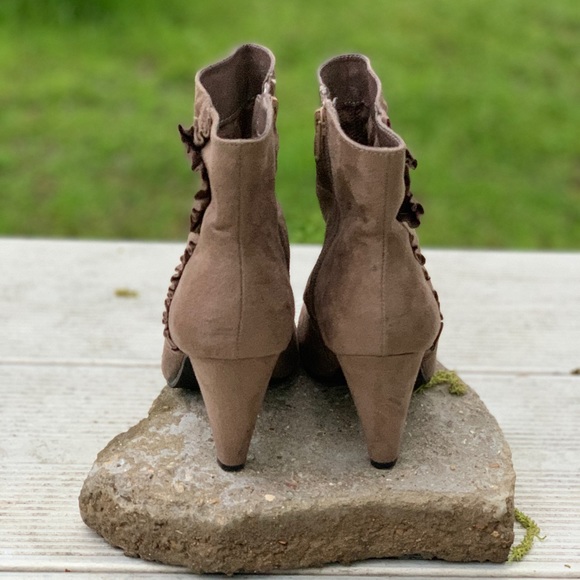 Cloudwalker Booties - Tan Suede Leather - Picture 3 of 7